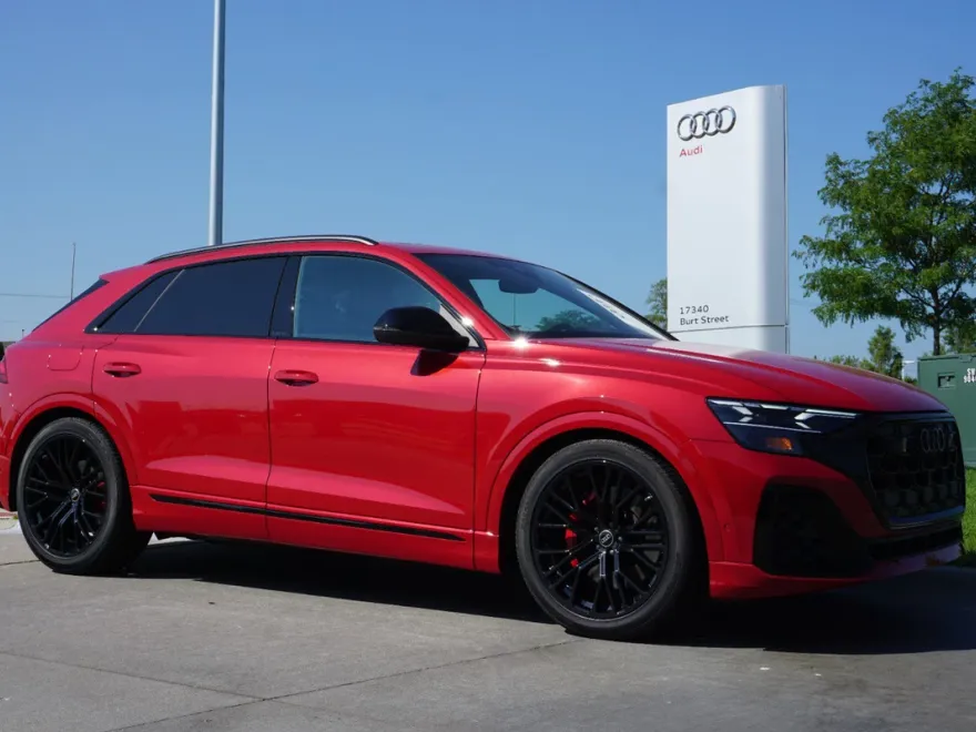 2024 Audi SQ8 Prestige photo 1