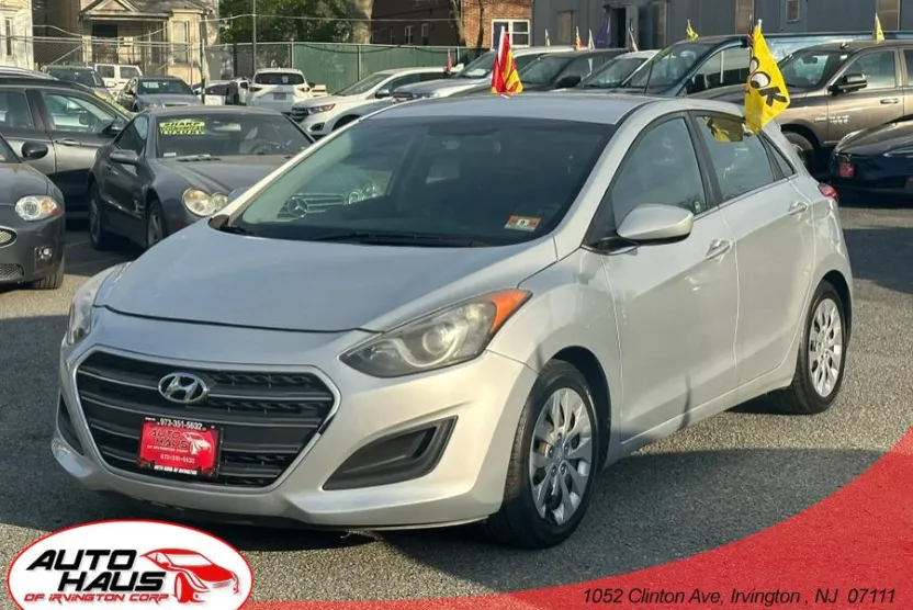2017 Hyundai Elantra GT photo 1
