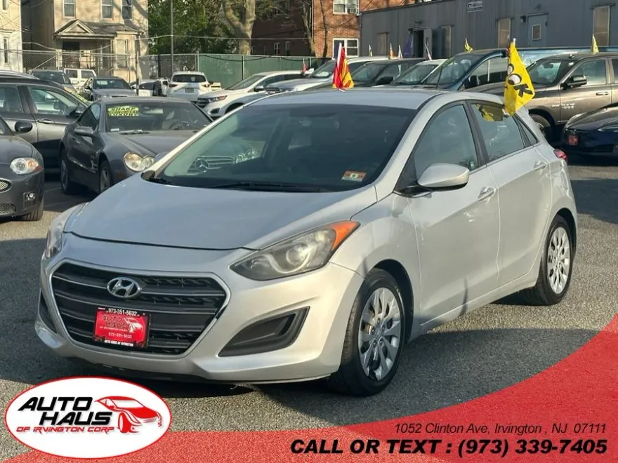2017 Hyundai Elantra GT photo 1