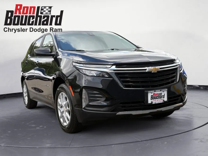 2022 Chevrolet Equinox LT photo 1