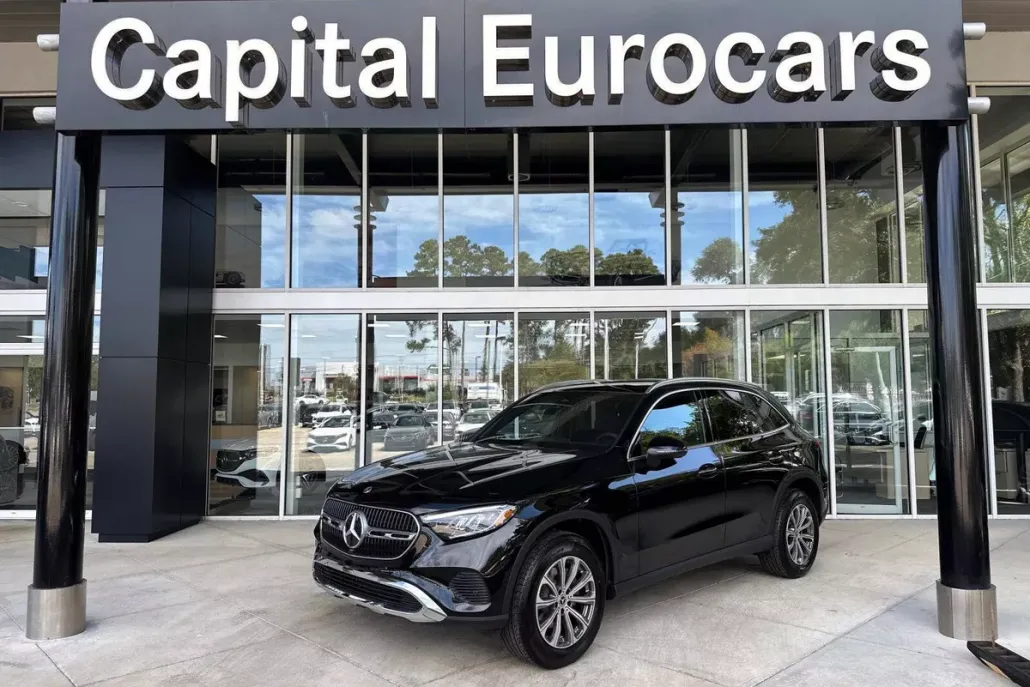 2026 Mercedes Benz GLC 300 photo 1
