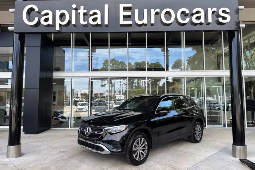 2026 Mercedes Benz GLC 300 photo 1