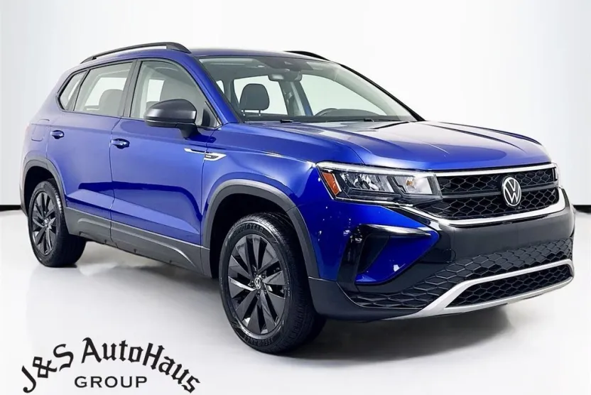2024 Volkswagen Taos S photo 1