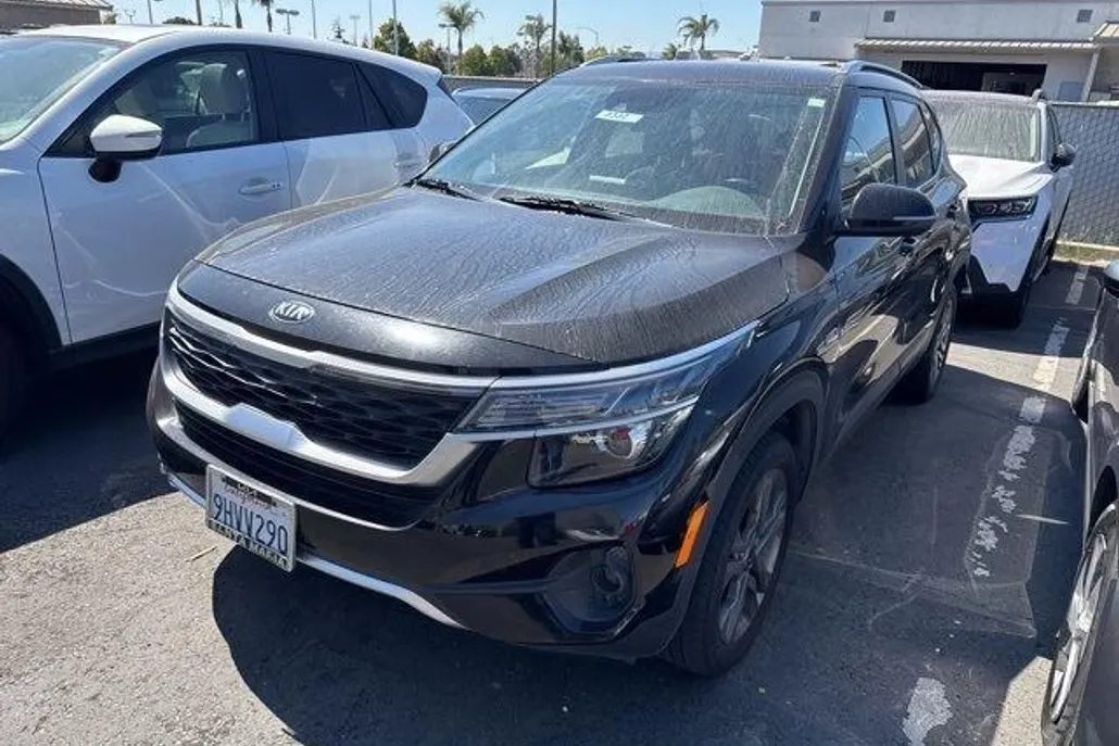 2021 Kia Seltos S photo 1