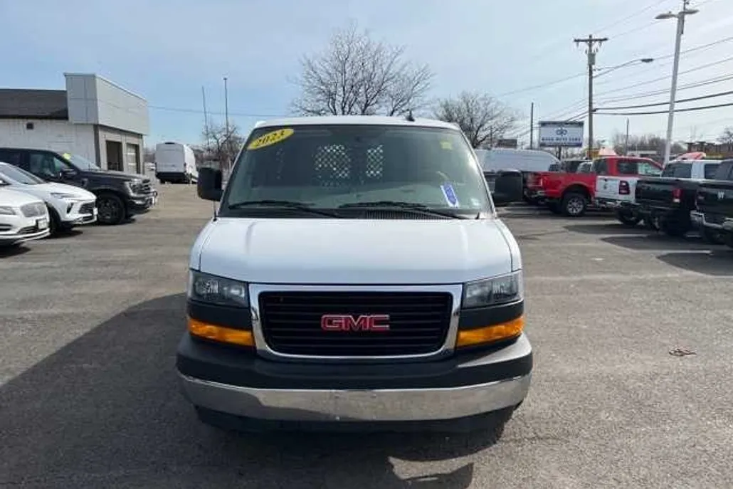 2023 Gmc Savana 2500 Cargo photo 1