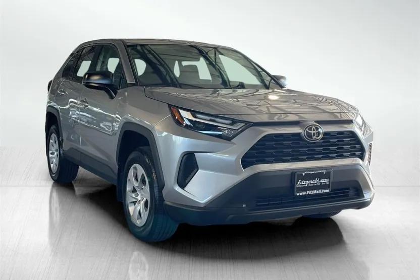2024 Toyota RAV4 LE photo 1