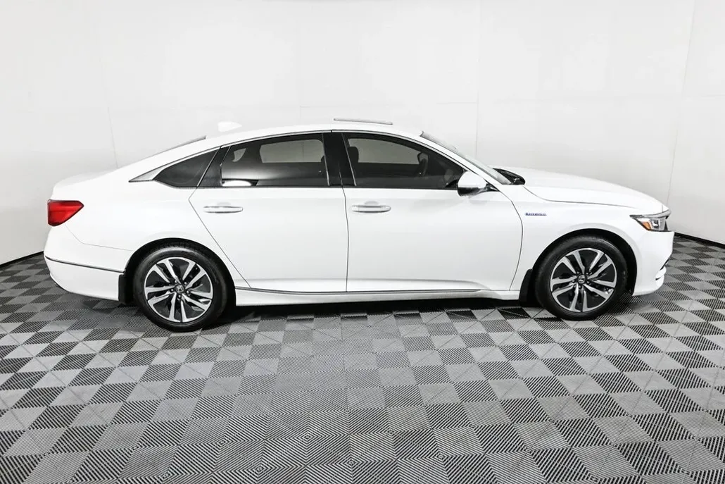 2020 Honda Accord Hybrid Touring photo 1