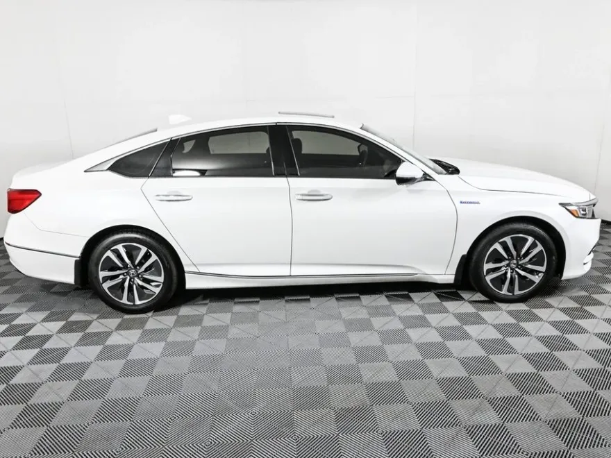 2020 Honda Accord Hybrid Touring photo 1