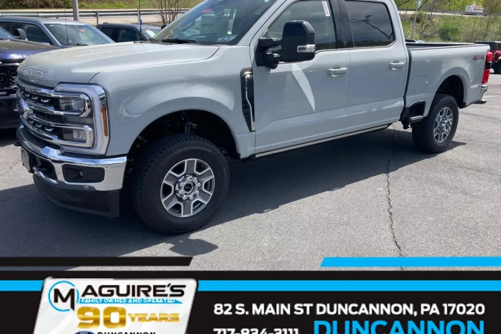 2025 Ford F-250 Lariat photo 1