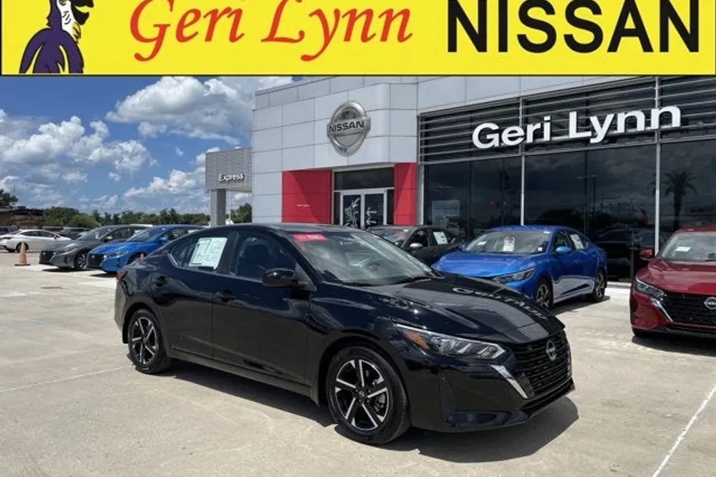 2025 Nissan Sentra SV photo 1