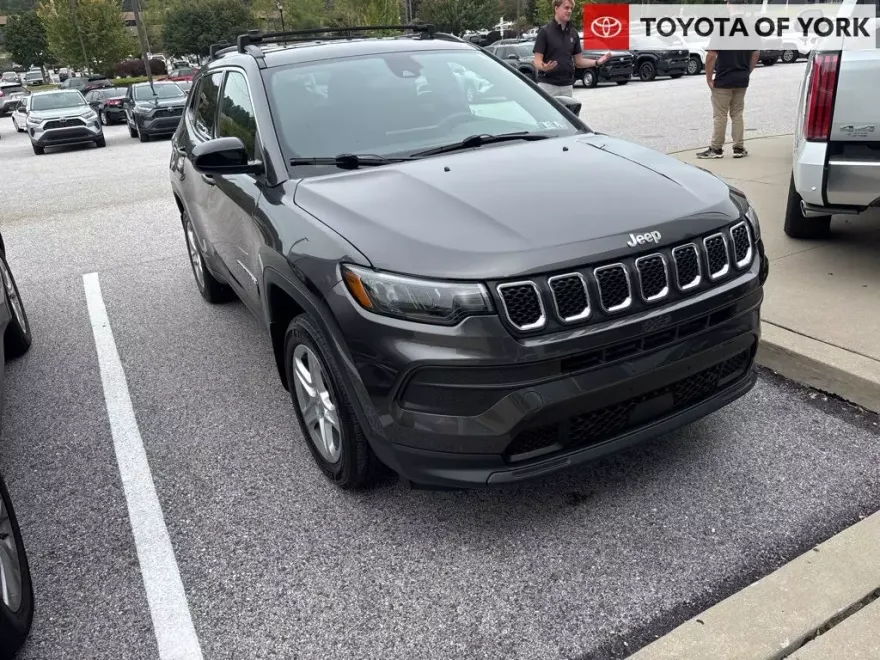 2023 Jeep Compass Sport photo 1