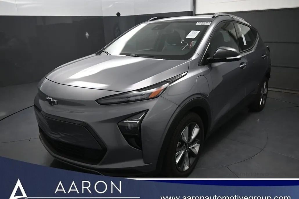 2023 Chevrolet Bolt EUV photo 1
