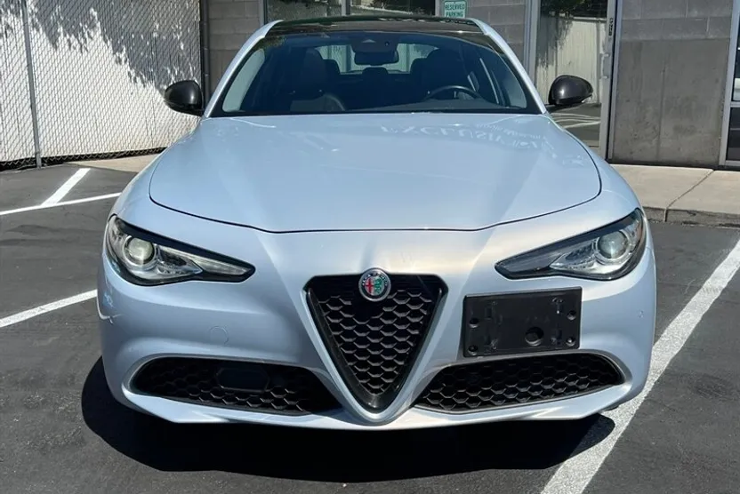 2021 Alfa Romeo Giulia Ti photo 1