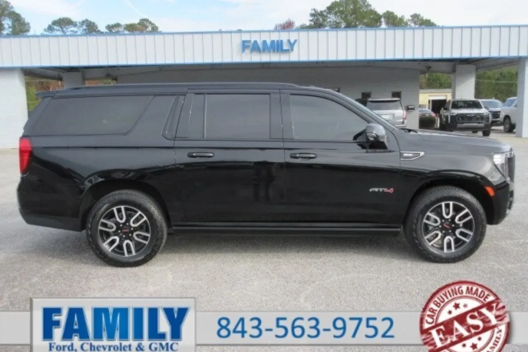 2023 Gmc Yukon XL AT4 photo 1