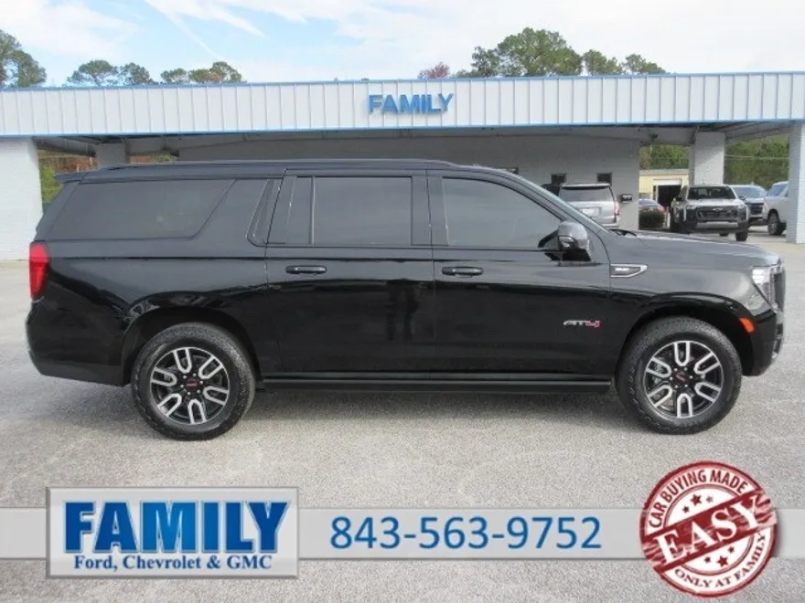 2023 Gmc Yukon XL AT4 photo 1