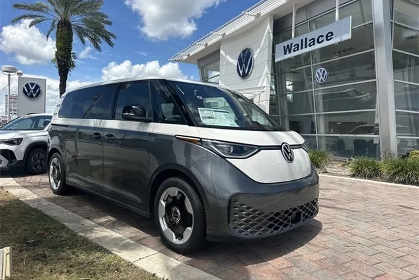 2025 Volkswagen ID. Buzz Pro S photo 1