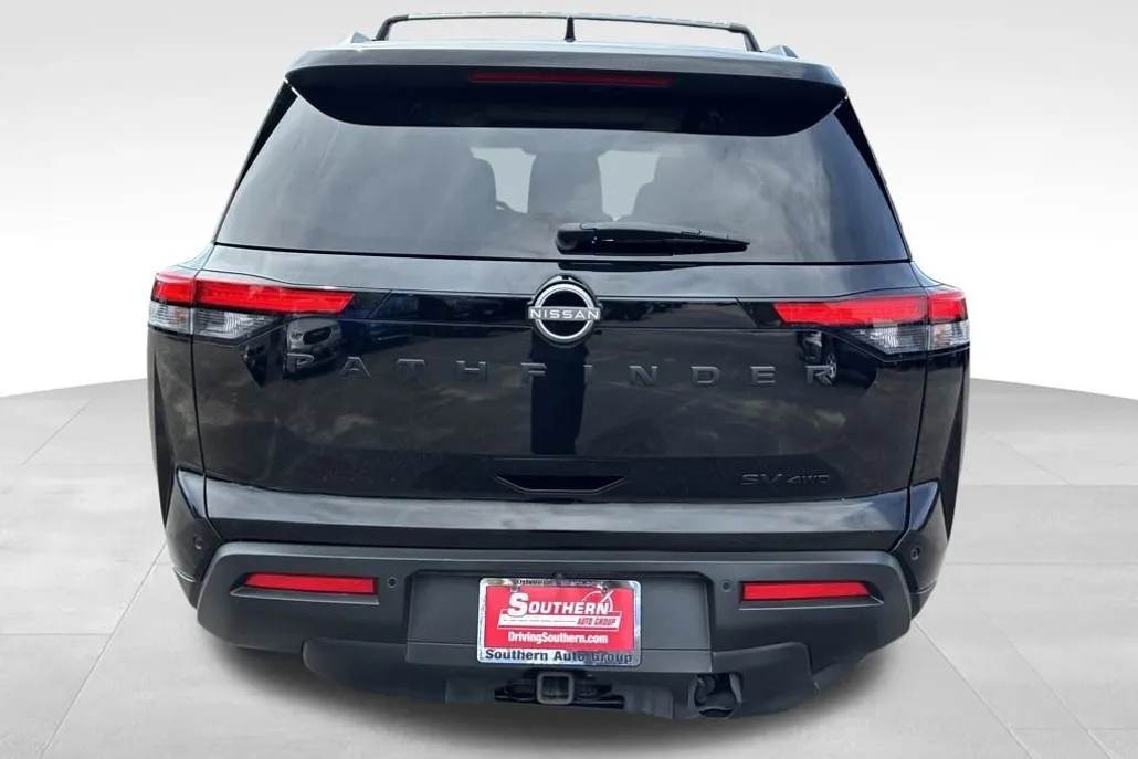 2022 Nissan Pathfinder SV photo 1