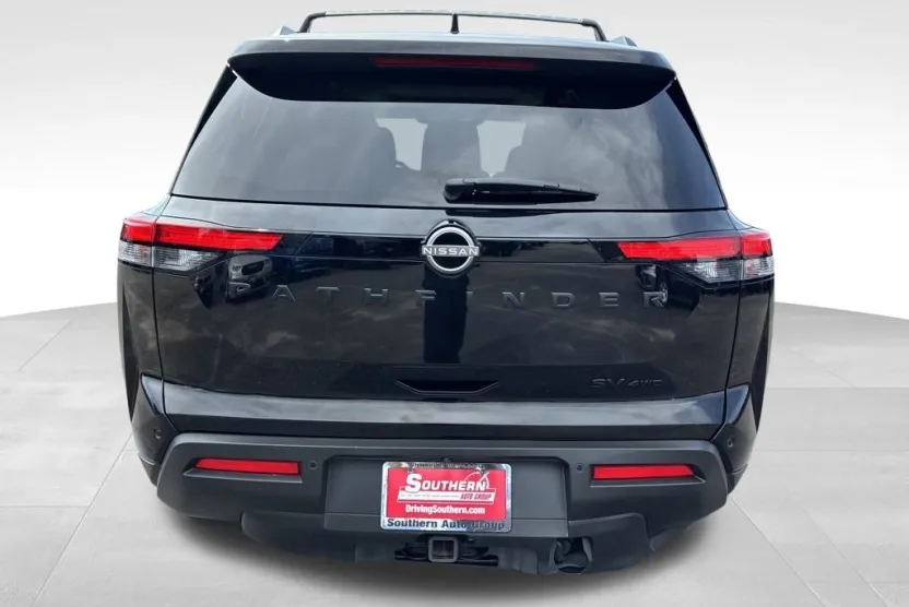 2022 Nissan Pathfinder SV photo 1