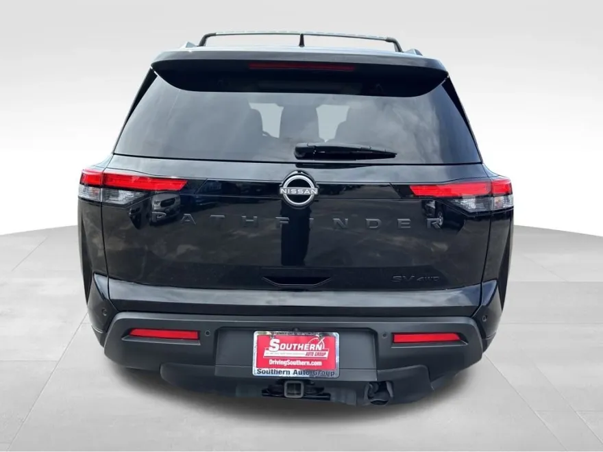 2022 Nissan Pathfinder SV photo 1