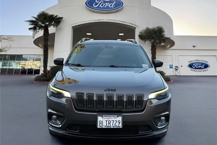 2019 Jeep Cherokee Altitude photo 1