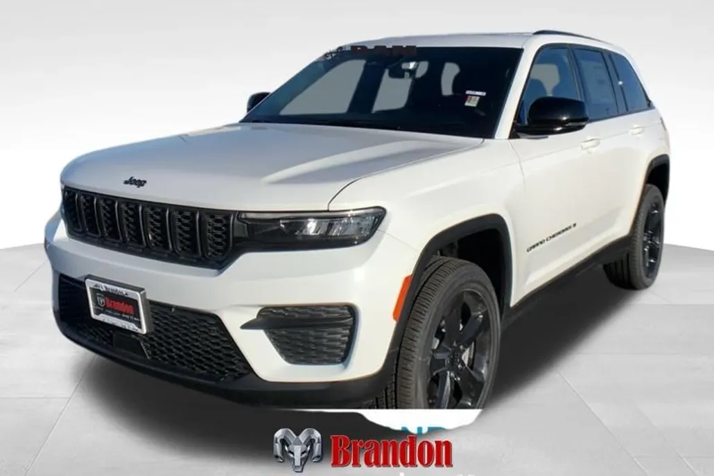 2025 Jeep Grand Cherokee Laredo Altitude X photo 1