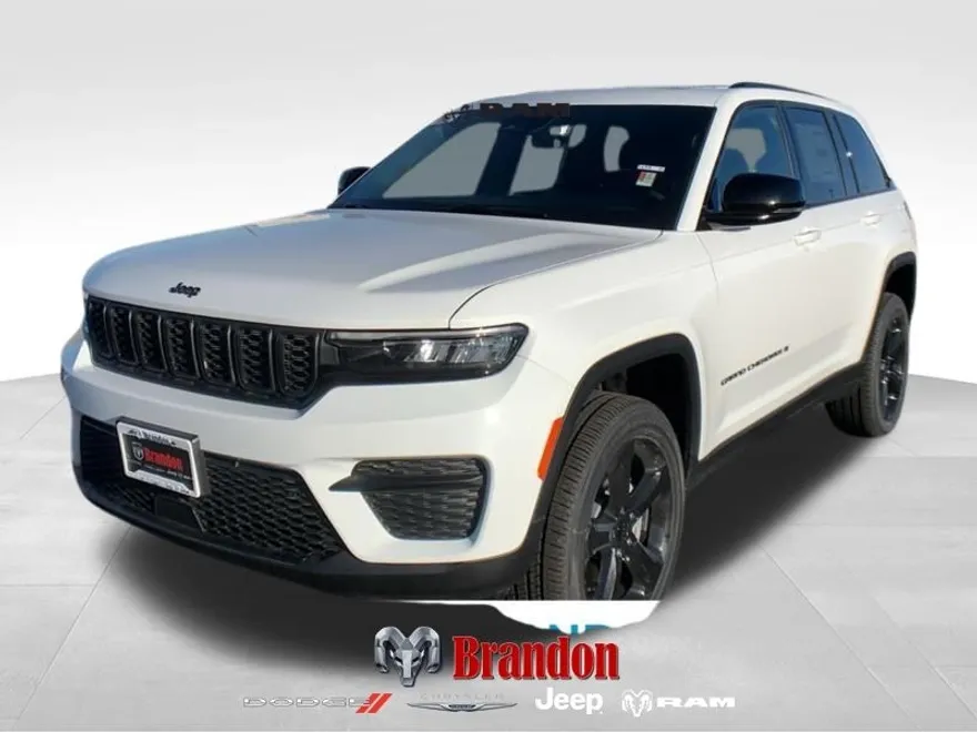 2025 Jeep Grand Cherokee Laredo Altitude X photo 1