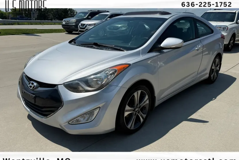 2013 Hyundai Elantra SE Coupe photo 1