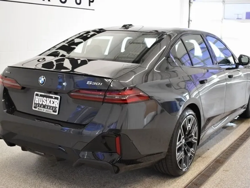 2026 Bmw 530i xDrive Sedan photo 1