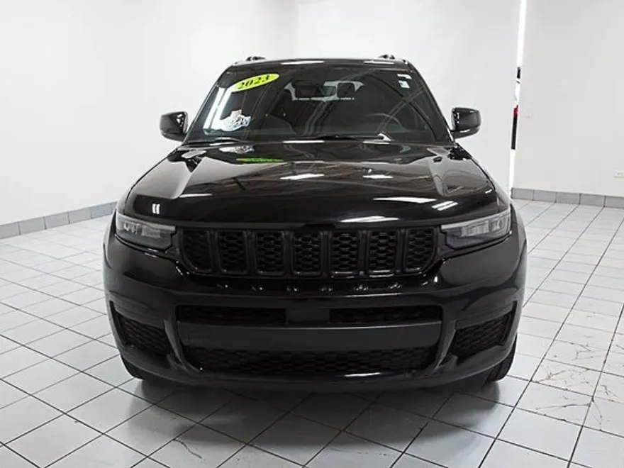 2023 Jeep Grand Cherokee Altitude photo 1
