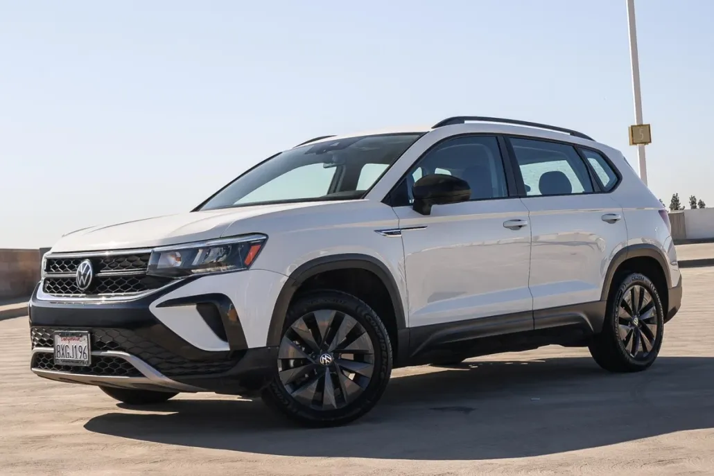 2022 Volkswagen Taos S photo 1
