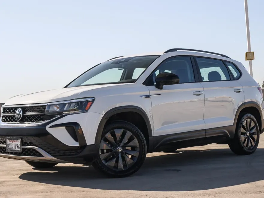 2022 Volkswagen Taos S photo 1