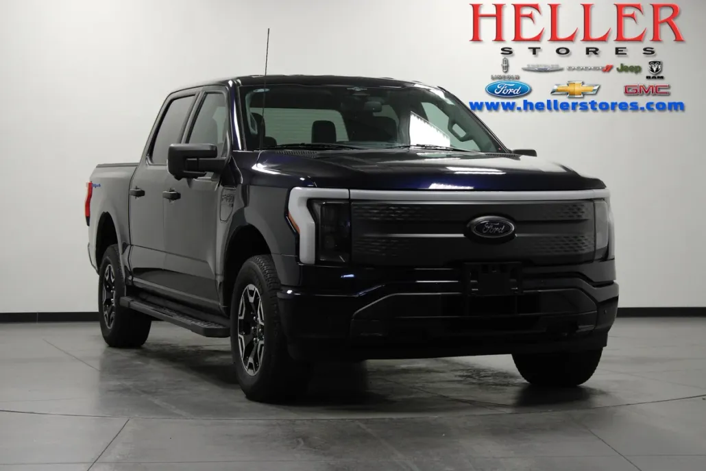 2023 Ford F-150 Lightning XLT photo 1