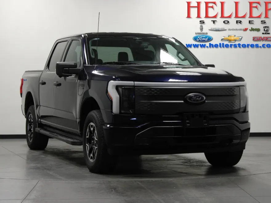 2023 Ford F-150 Lightning XLT photo 1