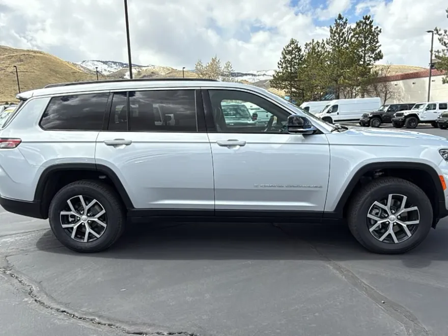 2025 Jeep Grand Cherokee Limited photo 1