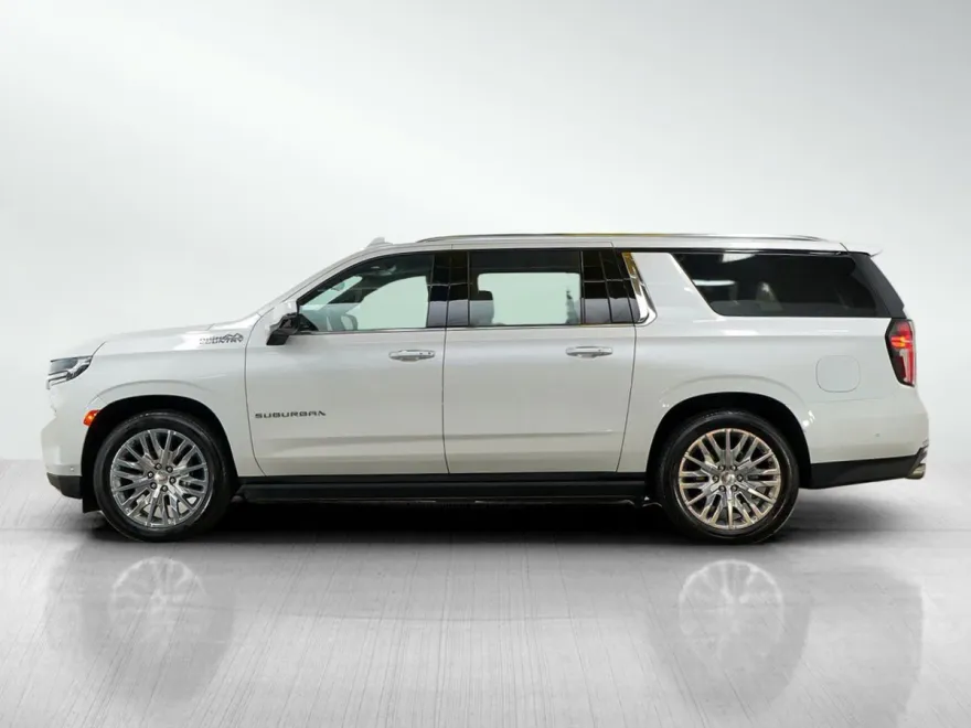 2024 Chevrolet Suburban High Country photo 1