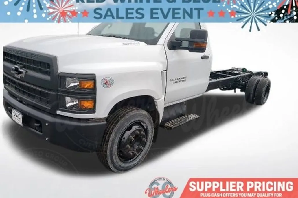 2024 Chevrolet Silverado 5500HD Work Truck photo 1