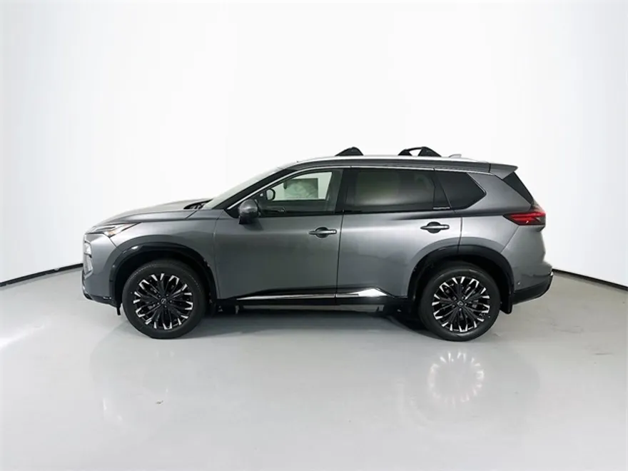 2026 Nissan Rogue Platinum photo 1