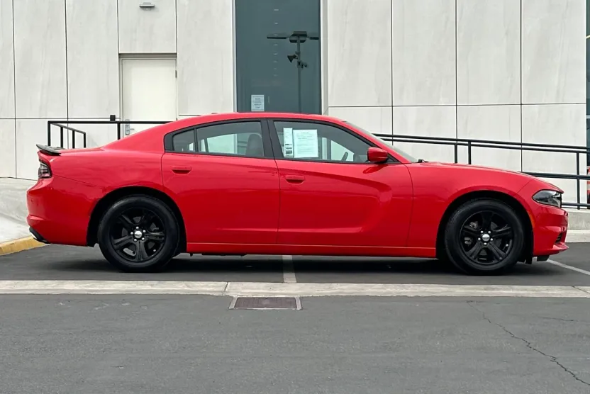 2022 Dodge Charger SXT photo 1