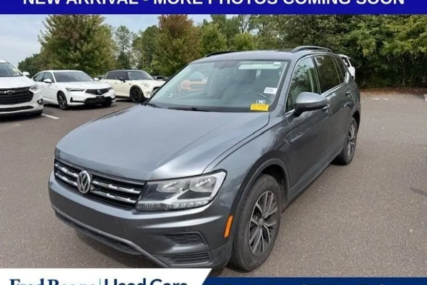 2019 Volkswagen Tiguan SEL R-Line photo 1