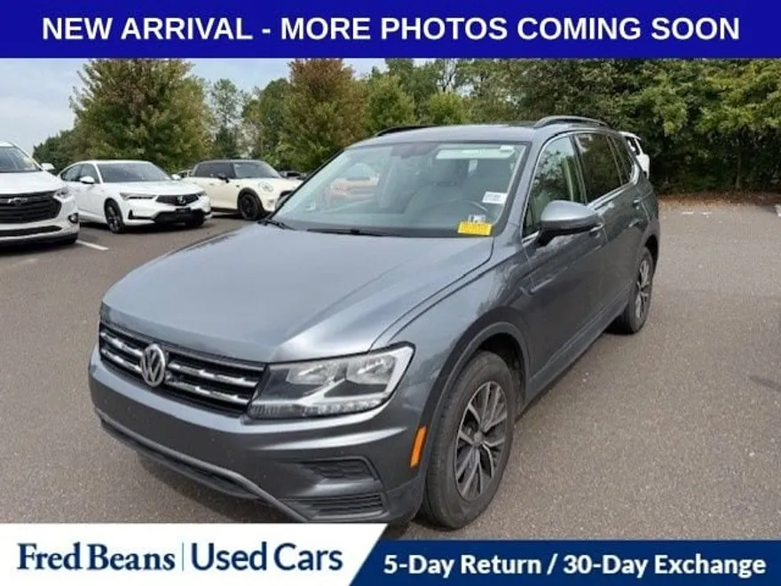 2019 Volkswagen Tiguan SEL R-Line photo 1