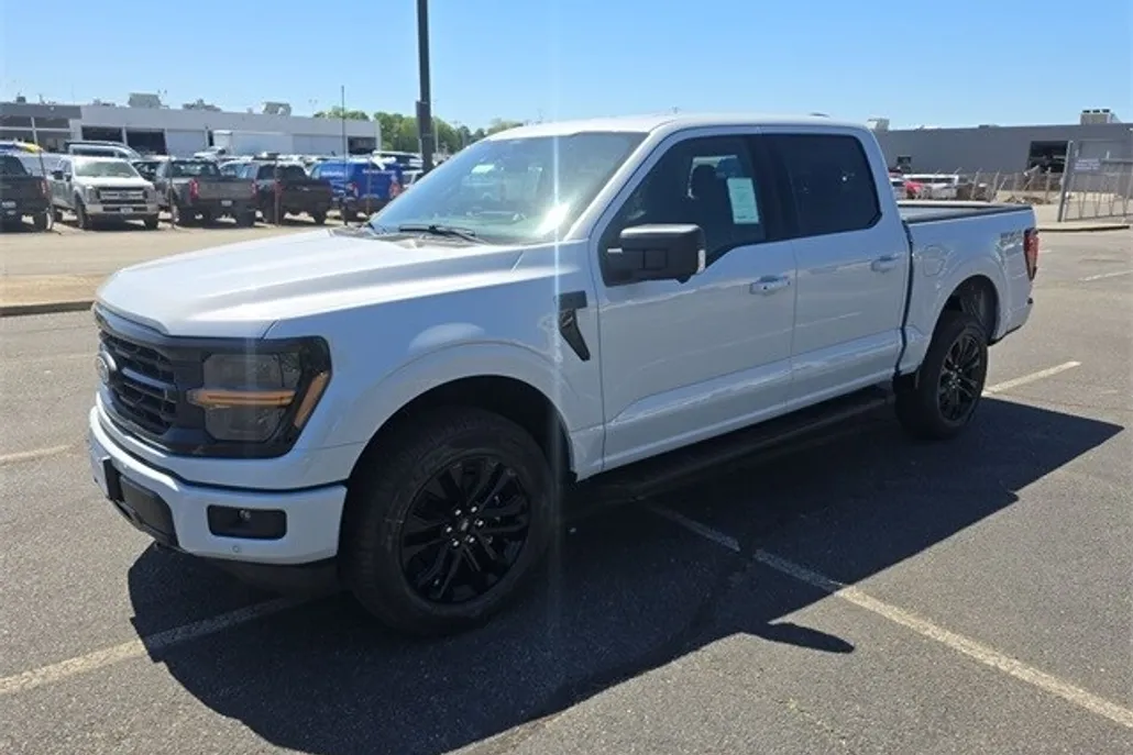 2025 Ford F-150 XLT photo 1