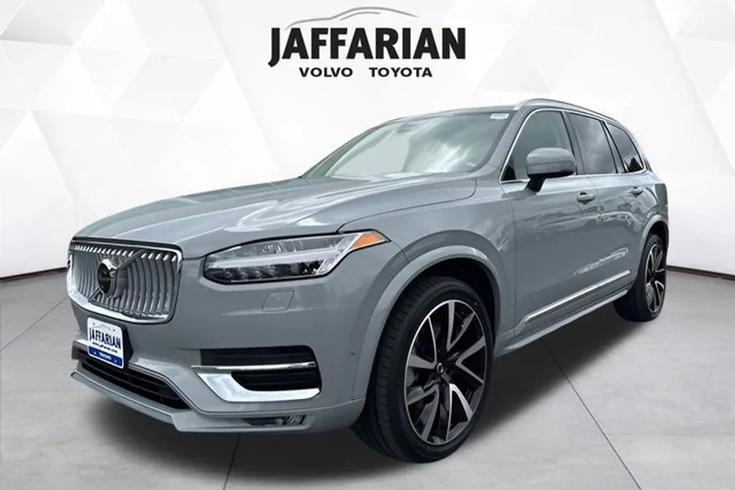 2024 Volvo XC90 Plus photo 1