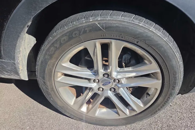 2016 Ford Explorer XLT photo 1