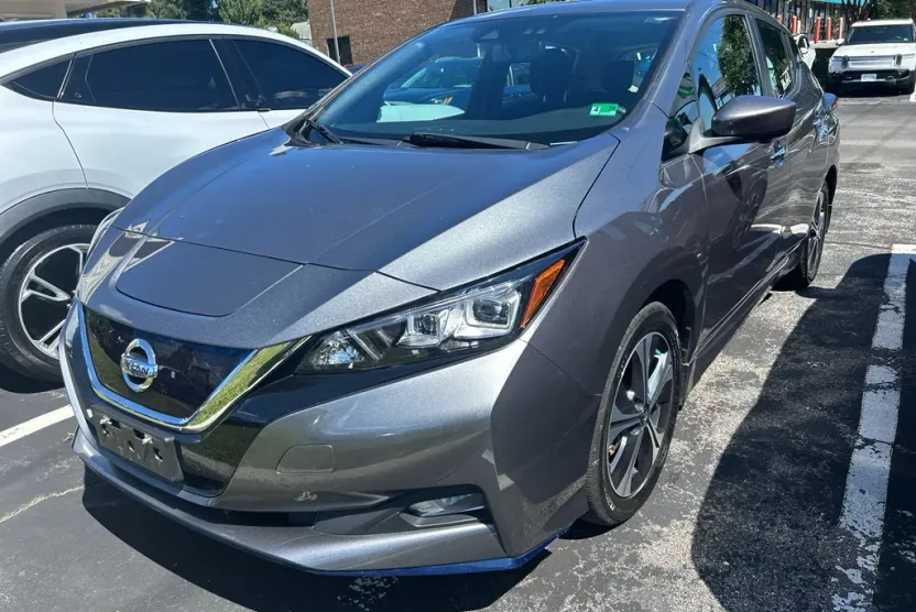 2020 Nissan Leaf SV Plus photo 1