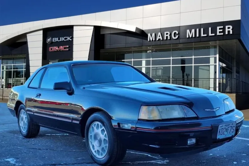1988 Ford Thunderbird Base photo 1