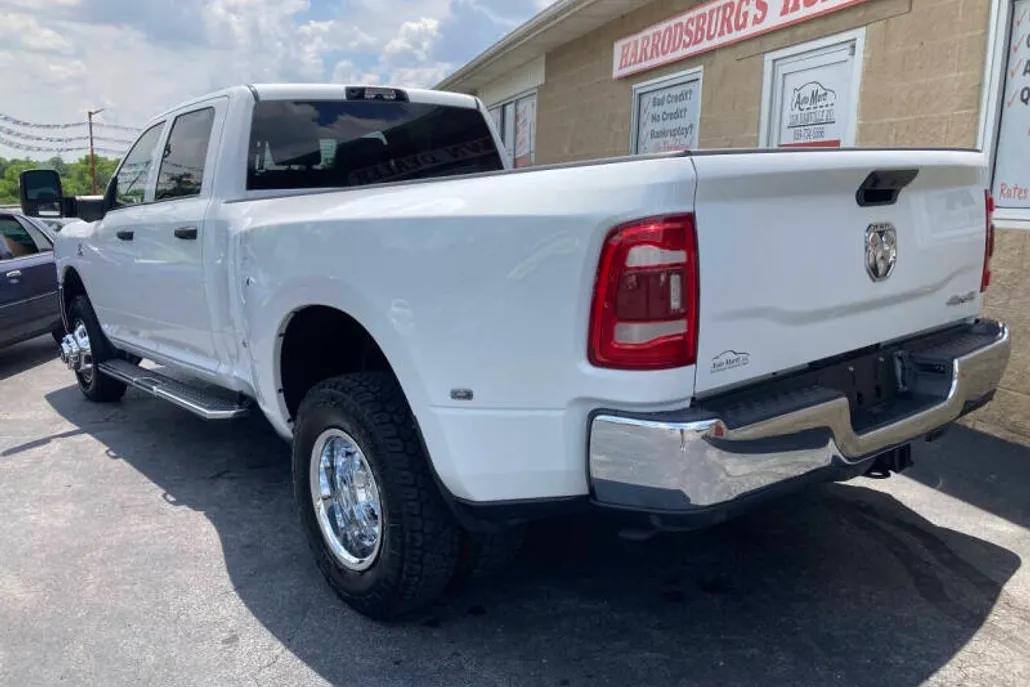 2023 Ram 3500 Tradesman photo 1