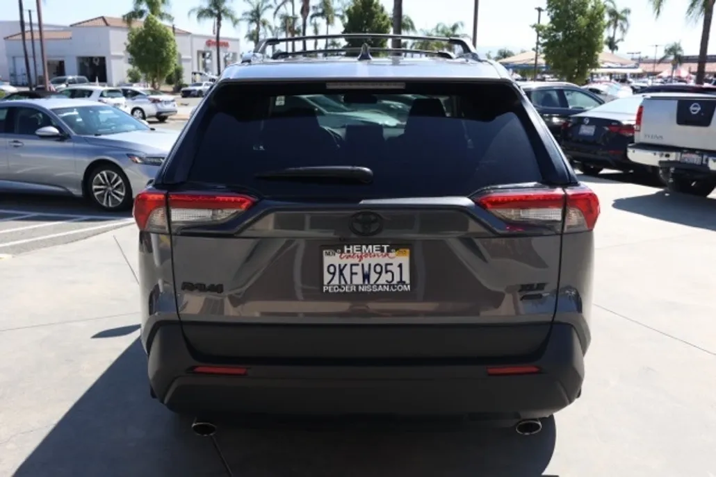 2024 Toyota RAV4 XLE photo 1