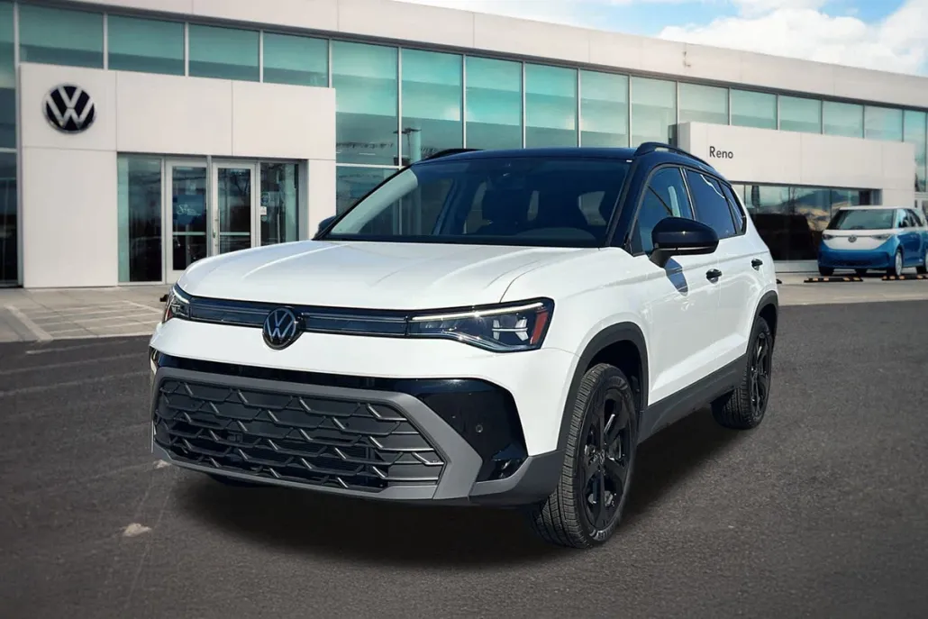 2025 Volkswagen Taos SE photo 1