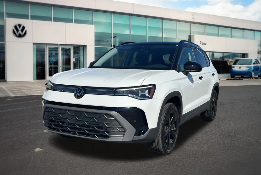 2025 Volkswagen Taos SE photo 1