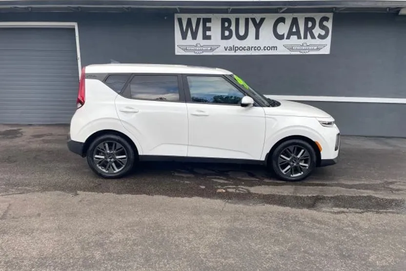 2020 Kia Soul EX photo 1